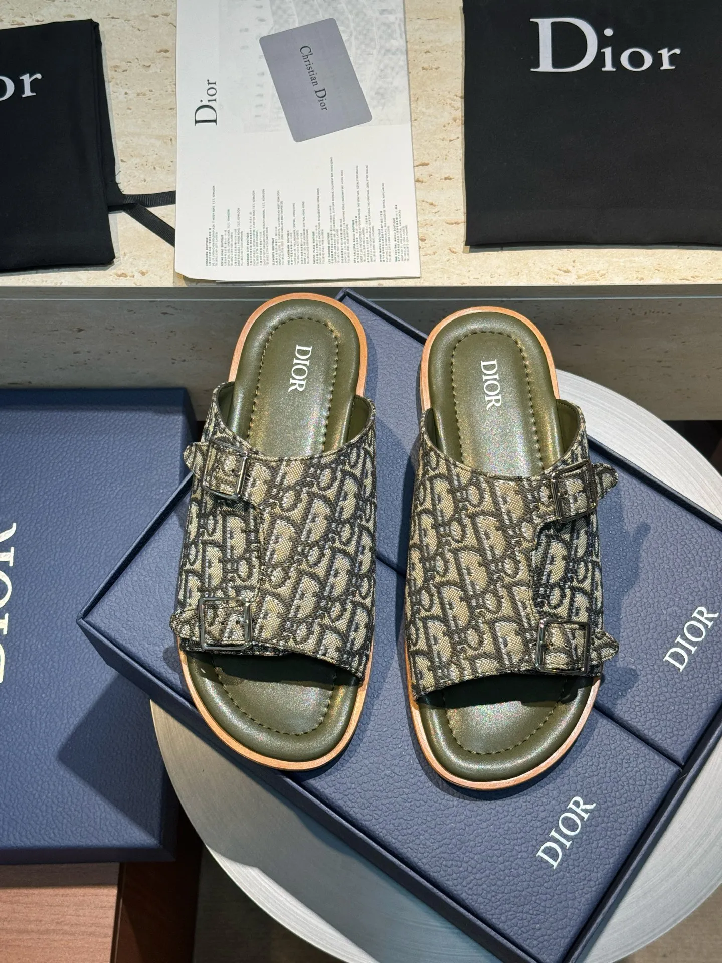 Men's Men's Shoes 💰380 [New Style] 🐝🐝Made in Dongguan. Purchasing-grade top version (Dior) Alia men's leather slippers. This Alias ​​sandal is a new summer product, showing a casual and elegant style. Carefully crafted with grained cow leather, Oblque printed fabric, and cowhide lining! Cross-strap design with metal-clad brass CD Diamnd logo. The imported cowhide leather and rubber soles add sophistication and comfort, and are decorated with Obliue print-effect non-slip panels for added style! -Suitable for outdoor drivers driving shoes🚗. -Size: 39-44 (38.45 customized).